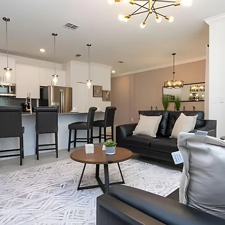Villa Smile - 4Bd/3Ba Storey Lake Luxury Themed